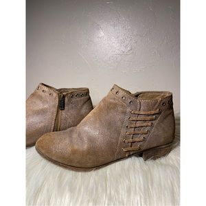 Minnetonka Rustic Booties